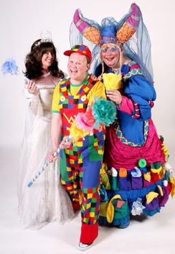 Vicki Michelle, Justin Fletcher, Jolyon Dixon in Beauty and the Beast at the Reading Hexagon